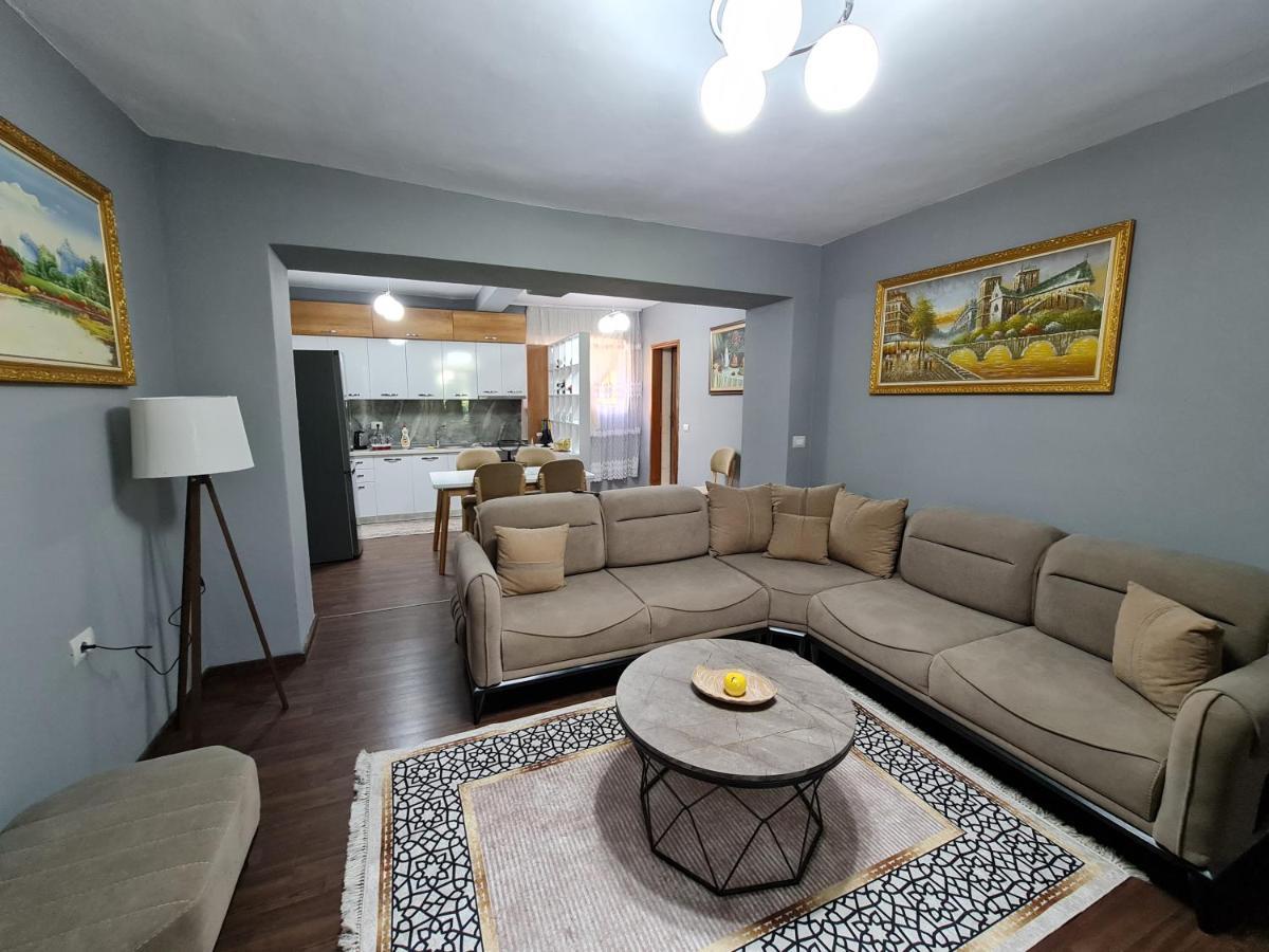 Jon's Apartment