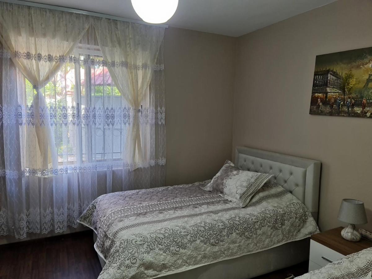 Jon's Apartment